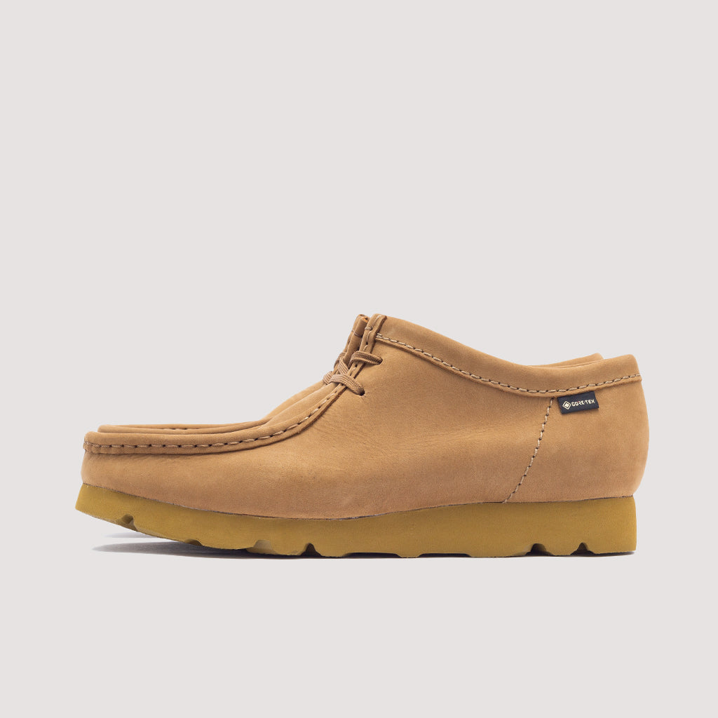 Clarks gtx wallabee best sale