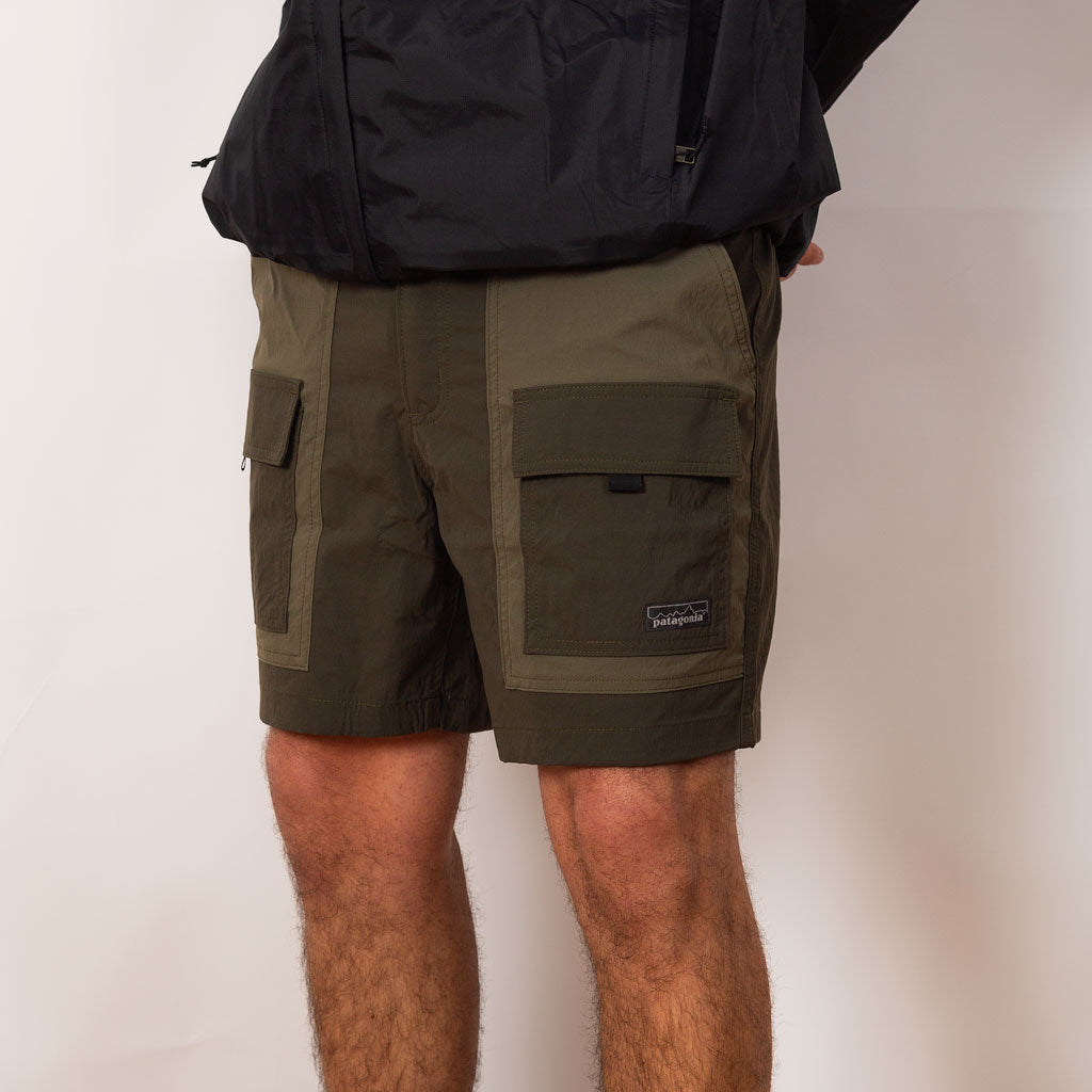 Outdoor Everyday Short 6" - Pine Needle Green