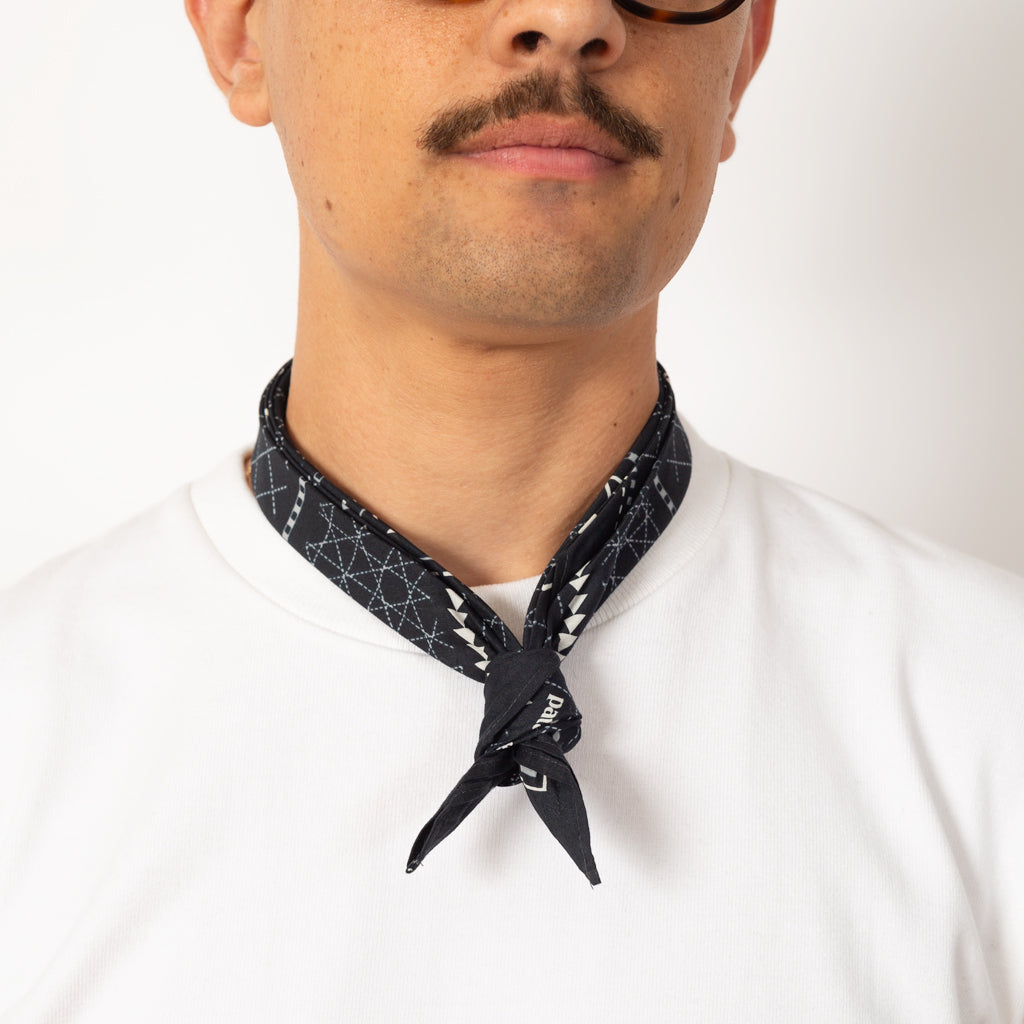 Bandana - Mountain Grid Black