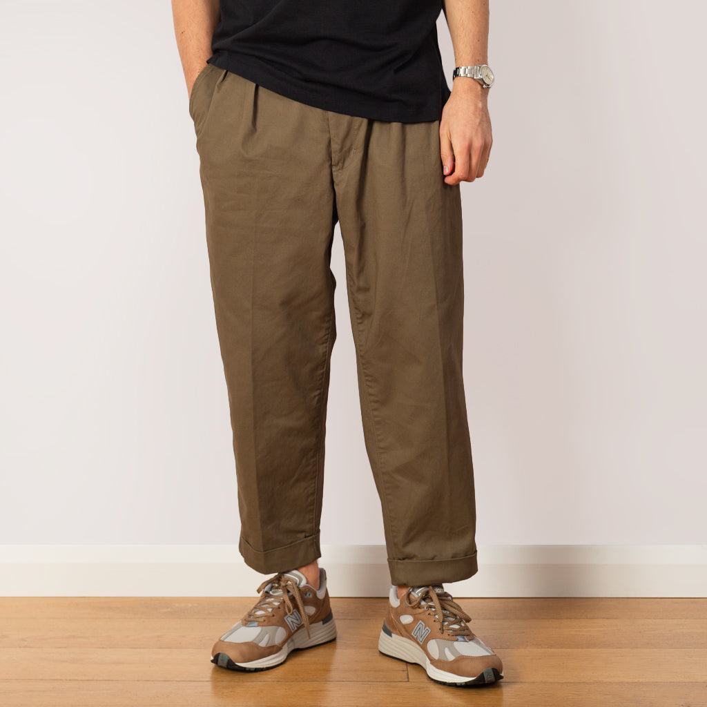 2 Pleat Twill Trouser - Olive | Beams Plus | Peggs & Son.